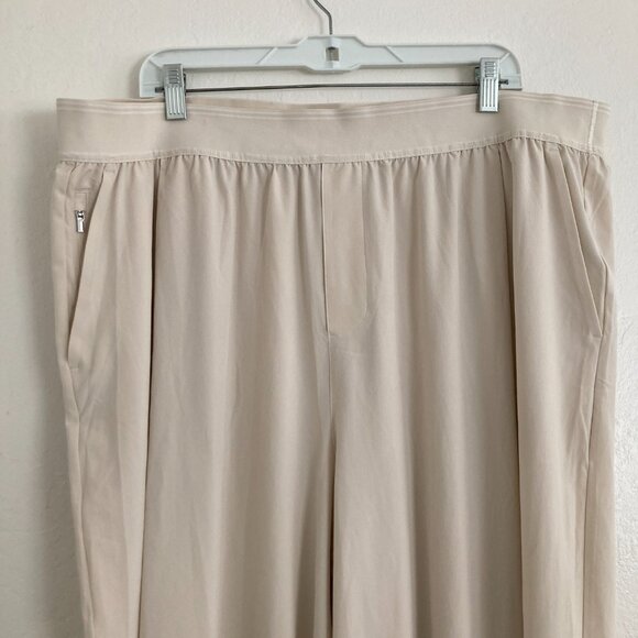 Athleta Stratosphere High Rise Wide Leg Pant Cream Walking Travel Size 3X - Picture 3 of 10